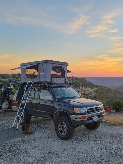 Tent On Top Of Truck, Rooftop Tent Camping Setup, Pop Up Roof Tent, Rooftop Tent Setup, Rooftop Tent Aesthetic, Roof Top Tent Camping Setup, 4wd Camping Setup, Troopy Setup, Truck Camping Setup