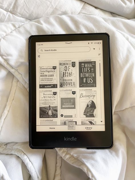 Kindle Aesthetic, Book Photography Instagram, Kindle Reader, Book Subscription, Digital Reading, Kindle Paperwhite, Girl Reading, Book Marketing, Amazon Kindle