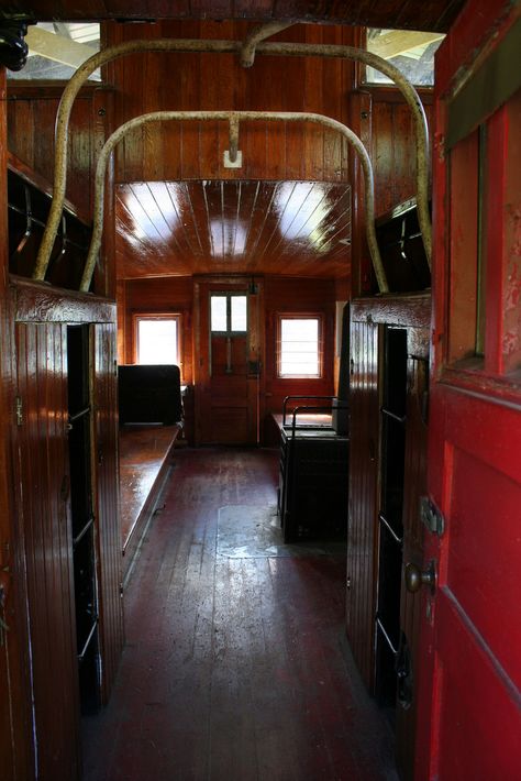 Caboose Interior | Flickr - Photo Sharing! Caboose Tiny House, Caboose Cabin, Bunkie Ideas, Train Caboose, Buy A Tiny House, Runaway Train, Train Cars, Scenic Railroads, Railroad Pictures