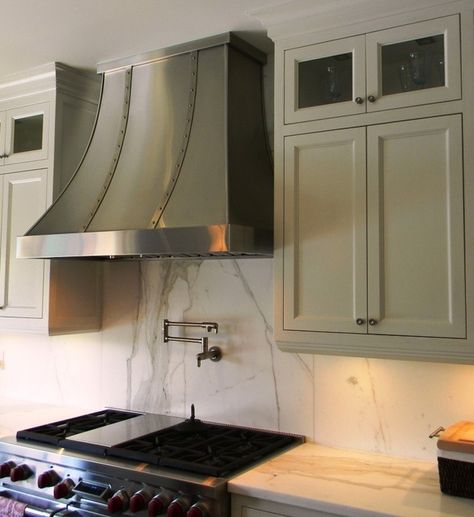 Top 13 DIY Kitchen Backsplashes - How To Build It Stainless Steel Hood Vent, Major Kitchen Appliances, Black Appliances Kitchen, Oven Hood, Kitchen Vent Hood, Kitchen Vent, Diy Kitchen Backsplash, Kitchen Exhaust, Exhaust Hood