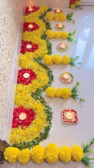 Corner Flower Decoration, Basic Rangoli Designs For Diwali, Rangoli Design For Corner, Corner Rangoli Designs With Flowers, Diwali Rangoli From Flowers, Corner Flower Rangoli, Rangoli Corner Design, Small Flower Rangoli Designs Simple, Floral Rangoli Designs Diwali