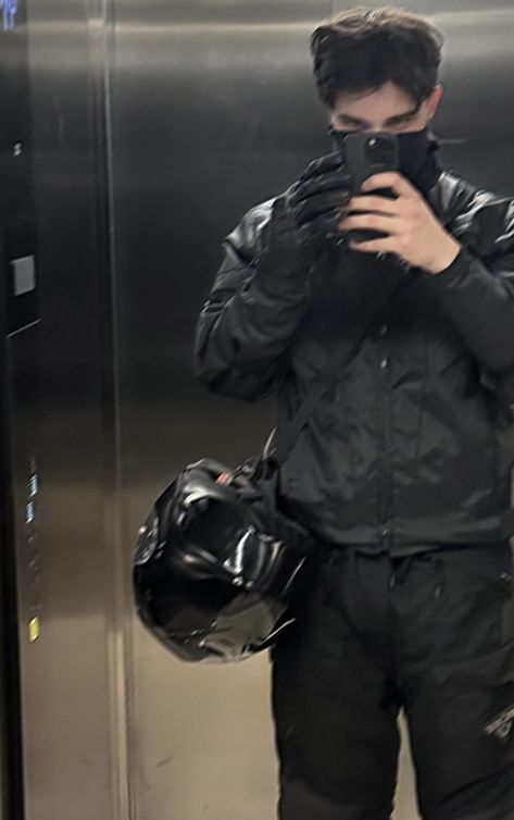 Biker Aesthetic Male, Motorcycle Guy, Mask Men, Hot Biker Guys, Bakal Suami, Image Moto, Bike Aesthetic, Gentleman Aesthetic, Biker Aesthetic