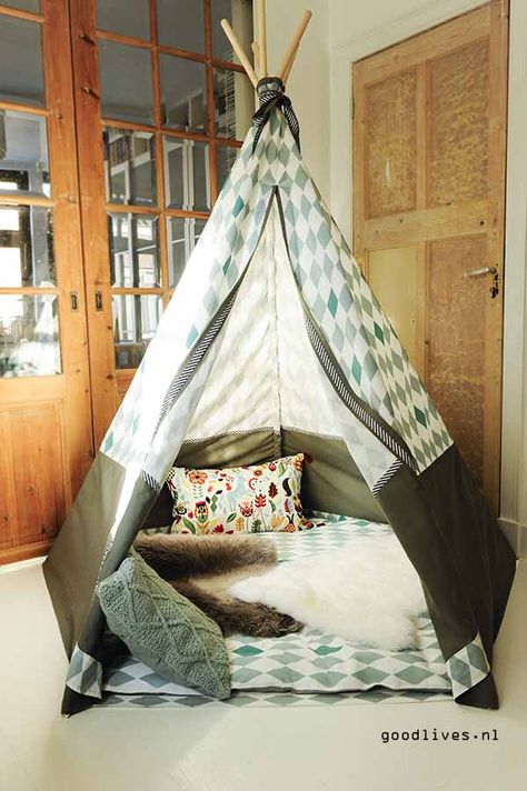 Indoor Tent For Kids, Diy Teepee Tent, Diy Tipi, Diy Teepee, Indoor Tents, Diy Tent, Tipi Tent, Hanging Tent, Teen Bedroom Designs