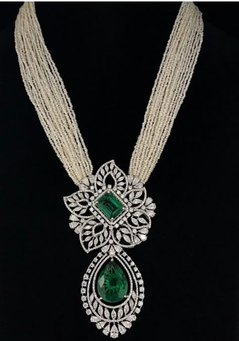 Silver Jewelry Pendant Design, Diamond And Emerald Necklace, Diamond Pendant Sets Indian, Antique Gold Pendant Set, Durga Jewellery, Diamond Necklace Set Indian, Pendent Design, Bridal Jewelry Silver, Jewellery Sketch