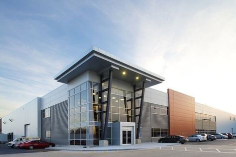 Modern Warehouse Design Exterior, Warehouse Exterior Design, Admin Building, Industrial Facade, Church Building Design, Metal Building Designs, School Building Design, Apartments Exterior, Commercial Design Exterior