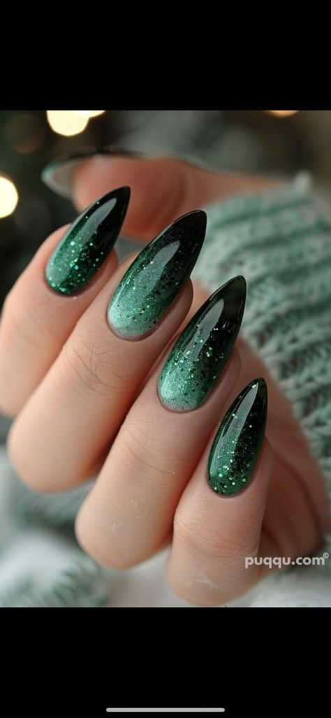 Black And Emerald Green Nails, Black And Green Ombre Nails, Emerald Green And Black Nails, Enchanted Forest Nails, Black Wedding Nails, Bday Nails, Emerald Nails, Wow Nails, Green Ombre