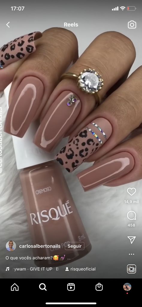 Coral Cheetah Nails, Safari Nail Ideas, Cheetah Accent Nails, Nail Designs Cheetah Print, Leopard Print Nails Glitter, Safari Nails Designs, Nail Designs Leopard Print, Cute Cheetah Nails, Africa Nails