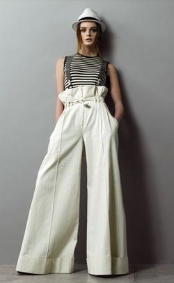 These pants are everything! Fashion Elements, Balloon Pants, Paperbag Pants, Popsugar Fashion, Creation Couture, High Waist Pants, Dresses 2020, The Guys, Pantalon Large