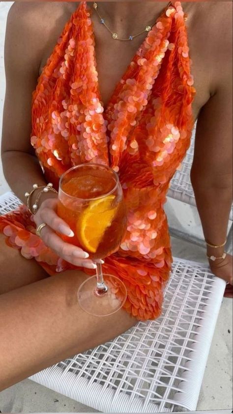 orange u glad Night Out Outfit Birthday, Night Out 2024 Outfit, Vegas Outfit Ideas 21st Birthday, Ibiza Outfits Aesthetic, Summer Soiree Outfit, Summer Cocktail Outfit, Orange Outfit Summer, Ibiza Outfits Night Party, Cocktail Night Outfit