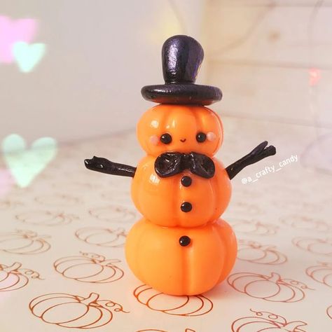 Candy 🍭 on Instagram: "Hey guys 👋🧡 Happy Monday, let's start the week off with this pumpkin man 🧡 looks like he's ready to give out all the hugs 🤗 You guys ready for Halloween? 🧡💚💜 - - - - #polymerclayart #polymerclay #polymerclaycharms #clayfigure #clay #clayart #claycharms #kawaii #kawaiifigures #etsyshop #supportsmallbusiness #halloween2022 #halloween #pumpkins #autumn #papasclay #clayartist" Clay Candy Corn, Clay Figures Halloween, Clay Ideas Food, Halloween Polymer Clay Ideas, Halloween Clay Ideas, Halloween Clay Crafts, Silly Crafts, Painting Vibes, Fimo Halloween