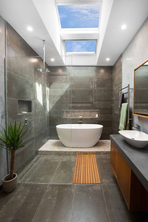 Small Bathroom Design Ideas That Enhance The Size Skylight Bathroom, Makeover Kamar Mandi, Skylight Design, Hus Inspiration, घर की सजावट, Bathroom Design Luxury, Small Bathroom Design, Dream Bathrooms, Bathroom Design Small