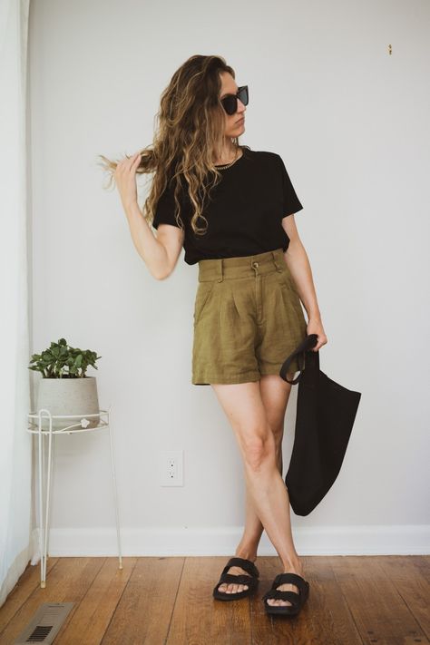 Five Simple Summer Looks - Stitch & Salt Birkenstock Summer Outfit, Minimal Fashion Summer, Therapist Outfit, Black Birkenstocks, Classic Summer Outfits, Black Cat Eye, Classic Style Outfits, Black Cat Eye Sunglasses, Casual Outfit Inspiration