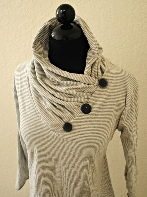 Trash To Couture: DIY: V-neck into Gathered Cowl Collar Trash To Couture, Sweatshirt Refashion, Mode Tips, Diy Vetement, Costura Diy, Creation Couture, Upcycle Clothes, Sewing Clothes, Neck Collar