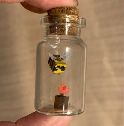 Bee Room Ideas, Mini Jar Crafts, Paper Crafts Aesthetic, Mason Jar Craft Ideas, Minecraft Bee, Bee And Flower, Diy Minecraft, Pinterest Diy Crafts, Tapeta Pro Iphone