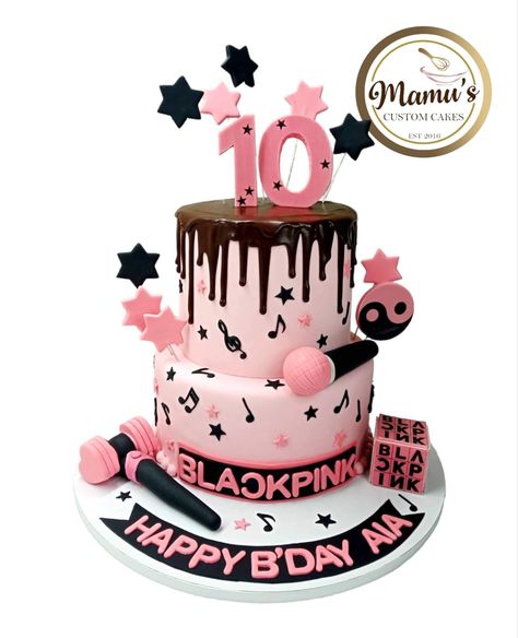 Black Pink Cake Design, Blackpink Cake Ideas, Blackpink Birthday Party Ideas, Black Pink Birthday Cake, Blackpink Pasta, Goth Cake, Blackpink Cake, Blackpink Birthday, Goth Cakes