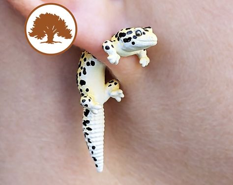 A pair of hand painted leopard gecko earrings with polished, stainless steel eye beads. These tiny terrors grin mischievously; they're not stuck in your ear with you, you are stuck there with them! Thankfully, they are very small, and so can only get up to equally small misdeeds right? Right?? These earrings are 3D printed, then painted and fitted with a solid stainless steel earring post, and backing. They come as a pair. Mikey 2012, Rat Earrings, Silly Earrings, Pregnancy Costumes, Custom Initial Necklace, Leopard Gecko, Earring Post, Eye Beads, Funky Jewelry