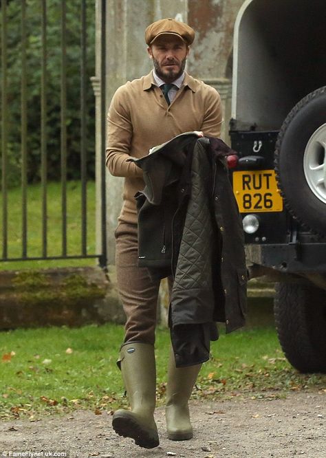 Country gent: The Beckhams look set to move to a £5million barn conversion in the heart of the Cotswolds, it emerged today. David Beckham pictured at a shoot with Guy Ritchie last year Hunting Fashion, Mode Country, Countryside Fashion, British Country Style, David Beckham Style, Mens Fashion Country, Style Anglais, Country Attire, Mens Fashion Smart