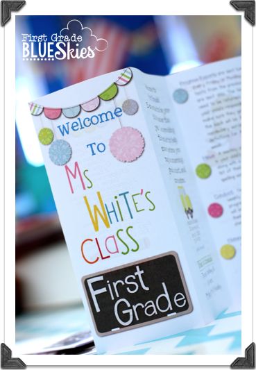 Custom Classroom Brochure for Open House {Giveaway} House Brochure, School Open House, Parent Night, Brochure Ideas, Back To School Night, Parent Teacher, 4th Grade Classroom, Parent Communication, School Night