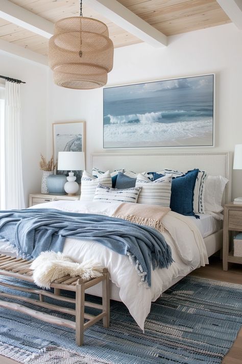 Beach Vibes Bedroom Ideas, Guest Bedroom Beach Theme, Beach Inspo Bedroom, Modern Beach House Decor Bedroom, Costal Guest Bedrooms, Small Bedroom Coastal Ideas, Beachy Interior Design Bedroom, Coastal Summer Bedroom, Modern Coastal Bedroom Design