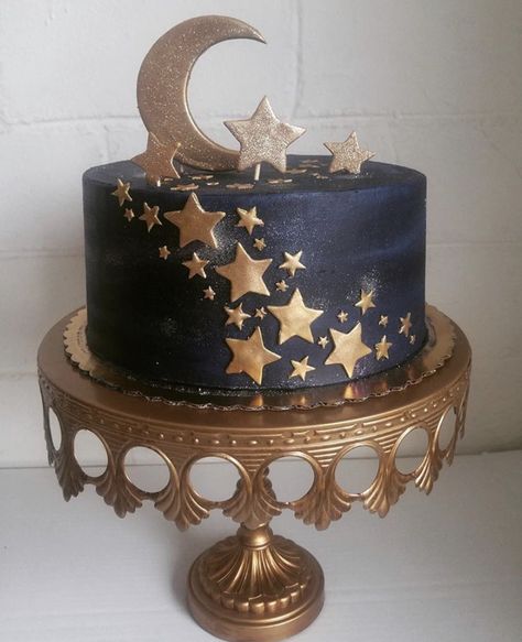 Moon Themed Cake, Sailor Moon Cakes, Rocket Cake, Stars And The Moon, Moon Cake Mold, Gateau Baby Shower, Galaxy Cake, Cold Girl, Cake Packaging