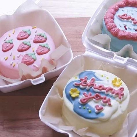 I-Made-Cute-Mini-Lunchbox-Cakes-From-Scratch Lunchbox Cake Recipe, Mini Lunchbox Cakes, Lunch Box Cake Recipe, Box Cake Recipe, Cakes From Scratch, Lunch Box Cake, Lunchbox Cake, Box Cake Recipes, Cupcake Business