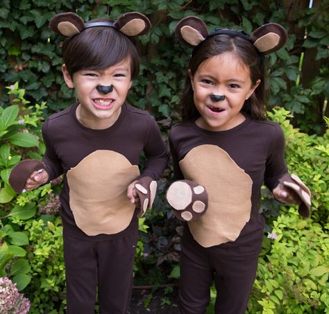 Halloween Costumes for Kids: The Easiest DIY Versions Ever – SheKnows Diy Bear Costume, Toddler Bear Costume, Kids Bear Costume, Baby Bear Costume, Animal Costumes For Kids, Easy Diy Kids, Karneval Diy, Perlengkapan Bayi Diy, Sew Halloween Costume