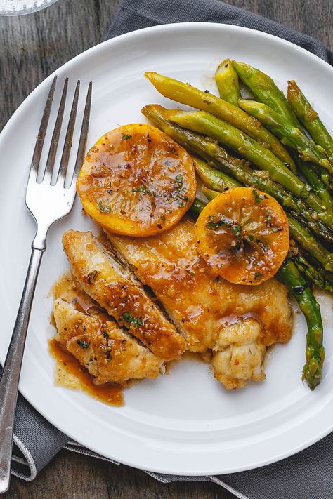 Lemon Butter Chicken with Asparagus - Here’s a delicious, bright recipe for a Spring dinner. Easy Meals With Chicken, Whole Foods Dinner, Spring Chicken Recipes, Asparagus Ideas, Heart Healthy Recipes Dinner, Chicken With Asparagus, Murgh Makhani, Lemon Butter Chicken, Spring Dinner