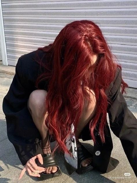 Long Maroon Hair, Red Dyed Hair Aesthetic, Maroon Hair Aesthetic, Dark Red Hair Aesthetic, Maroon Red Hair, Red Brown Hair Color Ideas, Redhead Aesthetic, Red Brown Hair Color, Wlw Aesthetic