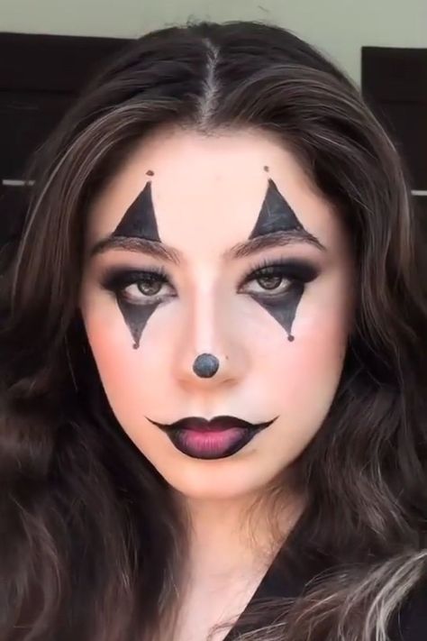 Easy Glam Clown Makeup #Tiktok #Halloween Halloween Makeup Looks Clown Easy, Cute And Easy Clown Makeup, Girl Halloween Face Makeup, Easy Clown Makeup Ideas, Simple Easy Halloween Makeup, Clown Halloween Makeup Easy, Simple Halloween Makeup Clown, Easy Clown Makeup Simple Cute, Fun Halloween Makeup Looks Easy