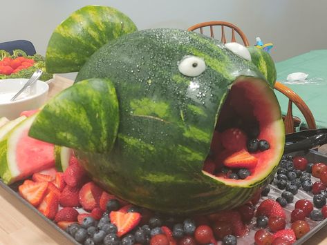 Fish Watermelon Carving, Watermelon Fish Fruit Bowl, Fish Watermelon, Fish Fruit Tray, Watermelon Carving Ideas Easy, Fish Veggie Tray, Watermelon Fish, Carved Watermelon Ideas, Fishing Party Food Ideas