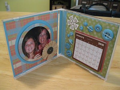 cd calendar but can probably be adapted for dvd case...which I have tons of! Crafts With Dvd Cases, Photo Jar, Card Holder Made From Cds, Upcycle Dvd Cases, Cd Case Crafts, Dvd Case Crafts, Dvd Cases, Cd Idea, Calendar Photo