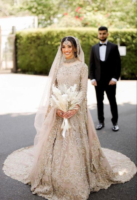 Bridal Dress Pakistani, Nikah Outfit, Pakistani Bridal Dress, Dress Pakistani, Nikah Dress, Walima Dress, Red Bridal Dress, Desi Wedding Dresses, Nikkah Dress