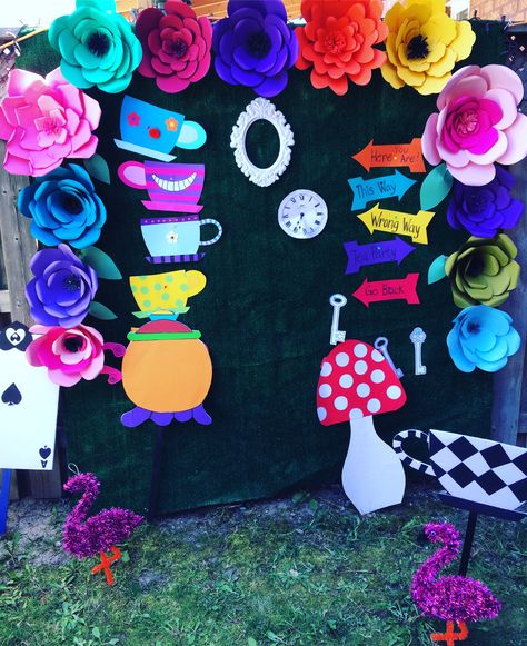 Disney Photo Backdrop, Alice In Wonderland Photo Backdrop, Alice In Wonderland Backdrop, Wonderland Halloween, Wonderland Backdrop, Alice In Wonderland Garden, Wonderland Garden, Reading Week, Alice In Wonderland Diy