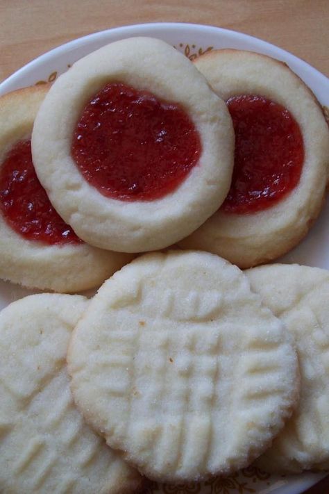 Best Ever Cornstarch Cookies Short Bread Cookies With Corn Starch, Cornstarch Cookies Recipe, Cornstarch Shortbread Cookies, Cookies With Cornstarch, Shortbread Cookies With Cornstarch, Cornstarch Cookies, Crunchy Baby, Melting Moments Cookies, Jam Cookies