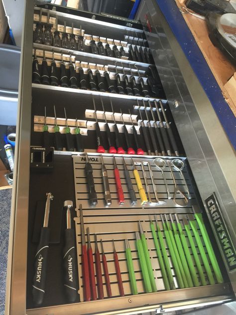 Tool Box Drawer Organization, Tool Organization Garage, Screwdriver Storage, Custom Tool Boxes, Toolbox Ideas, Toolbox Organizer, Drawer Ideas, Organization Garage, Electrician Wiring