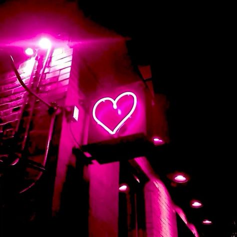 Pink Grunge Aesthetic, Pink Neon Wallpaper, Neon Heart, Pop Aesthetic, Neon Aesthetic, Neon Wallpaper, Pink Photo, Pink Vibes, Pink Themes