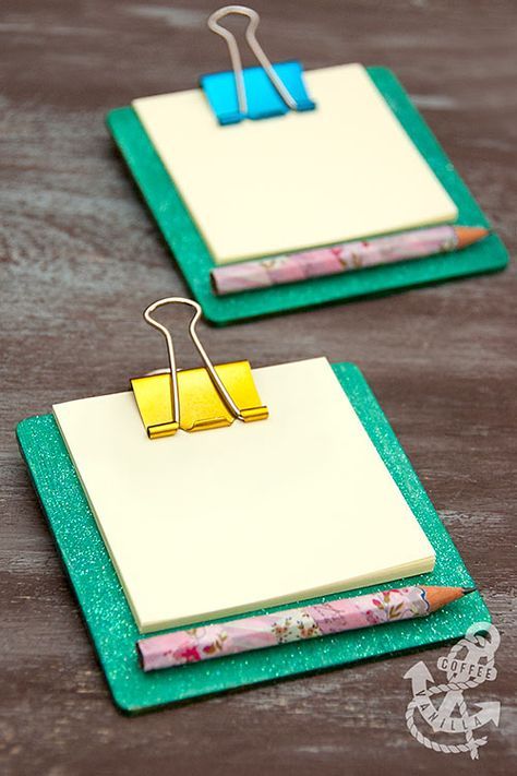 Mini Coaster Clipboards - 30 Minute Crafts                                                                                                                                                     More Mini Clipboards, Desain Merek, Crafts For Teens To Make, Crafts Easy, Coffee Crafts, Crafts To Make And Sell, Crafts For Girls, Paper Clips, Dollar Store Crafts