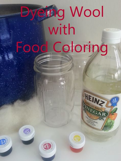 Dye WOOL with FOOD COLOR! Fast, easy, brilliant and colorfast. All you need is food color, white vinegar and hot water. This method uses canning jars so mess is contained and cleanup is a snap! Dyed Yarn Diy, Old Tortoise, Spinning Yarn Fiber, Sheep Farming, Diy Dye, Dye Techniques, Alpaca Farm, Spinning Wool, Spinning Yarn