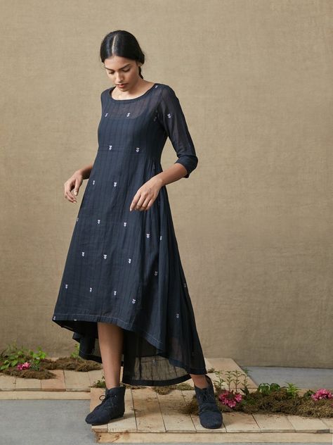 Little Hearts Dress - BunaStudio High Low Kurti Designs, Jamdani Dress, Ideas For Embroidery, Embroidery Dress Pattern, Hearts Dress, Trendy Embroidery, Embroidery Fashion Detail, Indo Western Dress, Cotton Kurti Designs