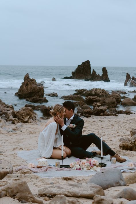 Beach Elopement Picnic, Miami Beach Elopement, Beach Wedding Styled Shoot, Eloping On The Beach, Wedding Beach Picnic, Beach Picnic Couple Photo Ideas, Beach Wedding Picnic, Boho Beach Photoshoot, Beach Picnic Wedding