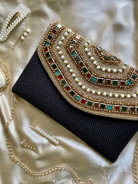 Elegant, Vintage, Formal Evening Bags. Beaded Clutch for Formal Wear with Golden Shoulder Chain. Elegant South Asian Inspired Bag. Boho Beaded Fabric Bag Design, Fancy Clutch Purse, Diy Clutch Bag, Handmade Clutch Purse, Boho Clutch Bag, Beautiful Kurti, Fancy Clutch, Earrings Diy Handmade, Hand Beaded Bag