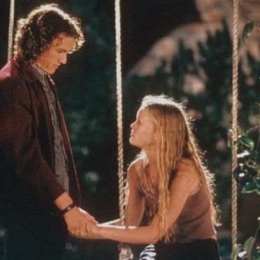 Ty A Ja, High School Movies, Best Romantic Comedies, Julia Stiles, 10 Things I Hate About You, Septième Art, 90s Movies, Heath Ledger, Movie Couples