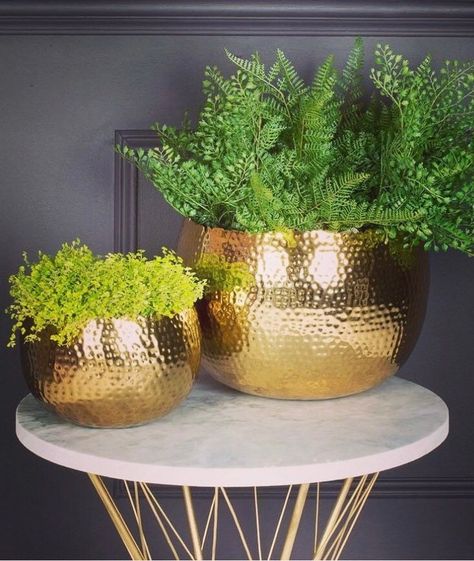 Gold vase decor