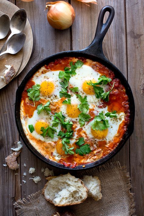 Recipe: Shakshuka With Feta || Photo: Andrew Scrivani for The New York Times Feta Recipes, One Skillet Meals, Egg Dish, Skillet Meals, Iron Skillet, An Egg, Egg Recipes, Brunch Recipes, Lunch Recipes