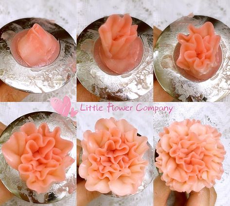 95 Likes, 5 Comments - Little Flower Company (@littleflowercompany) on Instagram: “Mothersday Carnation Flower ✨❤️✨ Sorry cannot take a video, because there is no one to help me…” Carnation Buttercream Flower, Carnation Flower Cake, Buttercream Carnation, Carnation Cupcakes, Carnation Cake, Grandma Cake, Cake Pulls, Decorator Frosting, Buttercream Flower