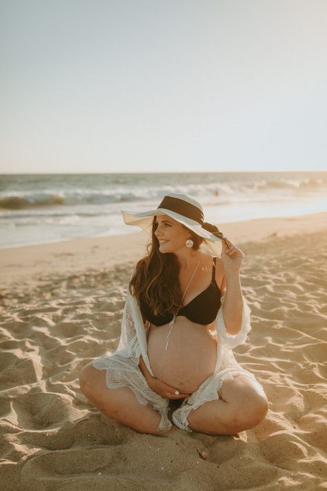 Boho-Maternity-session-at-Huntington-Beach- Beach Maternity Outfits, Maternity Beach Outfits, Maternity Shoot Beach, Beach Maternity Photography, Sunset Maternity Photos, Beach Maternity Pictures, Maternity Photography Beach, Maternity Beach, Maternity Photography Poses Outdoors