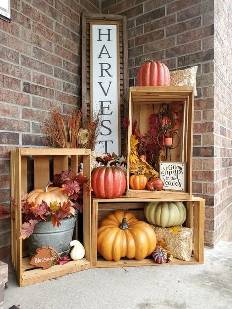 Porch Fall Decor, Fall Front Porch Ideas, Decoration Vitrine, Fall Decor Inspiration, Fall Front Porch Decor, Porch Christmas, Fall Thanksgiving Decor, Fall Deco, Autumn Decorating