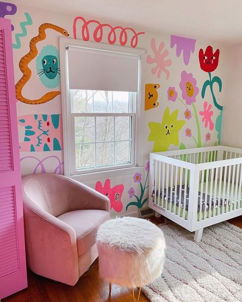 Cute Wall Designs Paint Bedrooms, Play Room Painting Ideas, Mural For Playroom, Toy Room Mural, Colorful Playroom Mural, Murals For Girls Bedroom, Playroom Painting Ideas, Maximalist Toddler Room, Toddler Flower Room