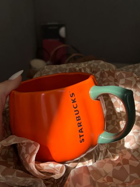 Starbucks Fall 2023, Autumn Aesthetic Starbucks, Starbucks Mug Aesthetic, Starbucks Fall Aesthetic, Pumpkin Starbucks, Pumpkin Aesthetic, Fall Starbucks, Halloween Starbucks, Mug Aesthetic