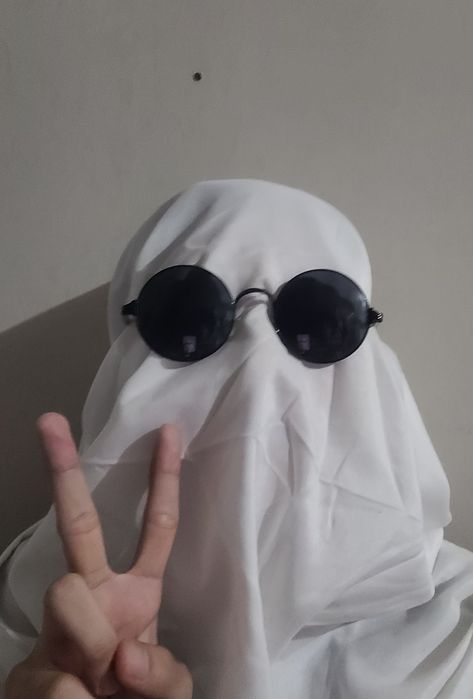 Blanket, Ghost, Blanket Ghost, Photo, Photography, Supernatural, Glasses, Black Glasses, Circle Glasses Blanket Ghost, Ghost Blanket, Mona Lisa Smile, Young Blood, Just Kidding, A Blanket, Just Me, Ghost, Disney